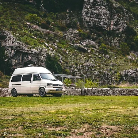 캠프장 Auto Kamp Titograd 3*